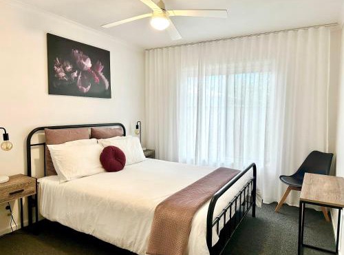 Sunny Shackell - family and pet friendly
