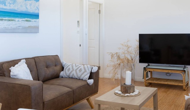 Sunset Heights - views of the Sand dunes and Sunsets from this elevated apartment