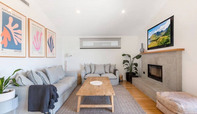 Sunset Shack - Sleeps 6 - Dog friendly!