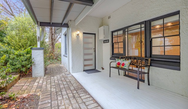 Sunshine Cottage with private garden, Katoomba