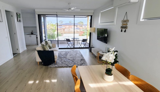 Sunshine Mellow Retreat New Townhouse With all the Amentities