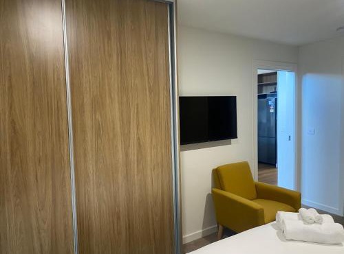 Superior & Luxe 2BR Apartment Villas Al Fresco Patio Free Parking & WIFI