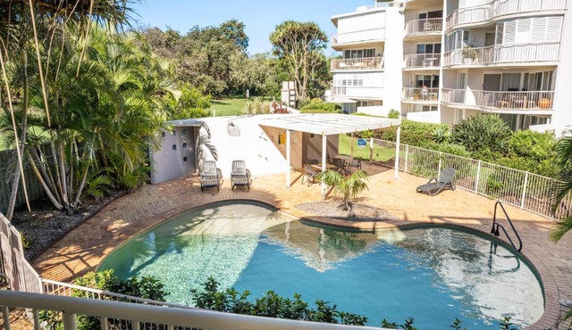 Surfside Buddina Beachfront 3bed Apt - Direct Beach Access