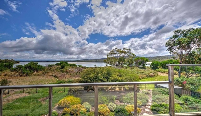 Swan Cove