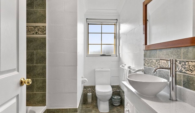 Swansea - "Cottages" Studio Lodge Suites" in Sherbourne Lodge.