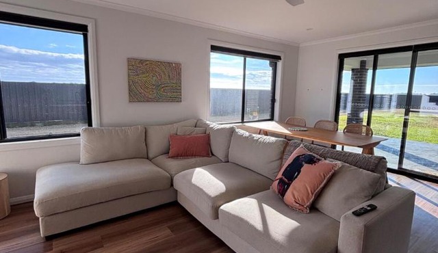 SWELL - A modern escape by the sea!