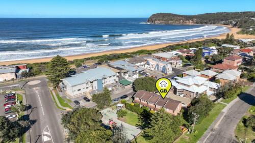 Swells At Copa - Stroll To The Beach and Shops