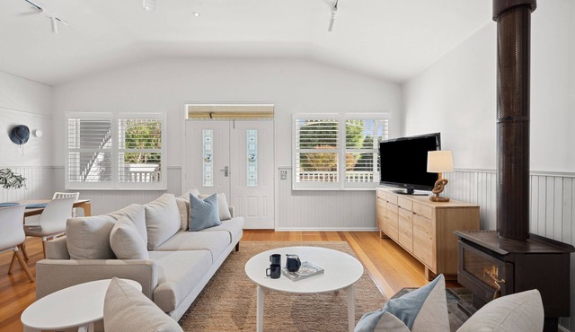 Swyn Y Mor, Riverside Cottage Haven: Pet friendly