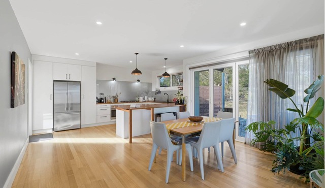 Taroona Hideaway – 3 Bed House with Sauna