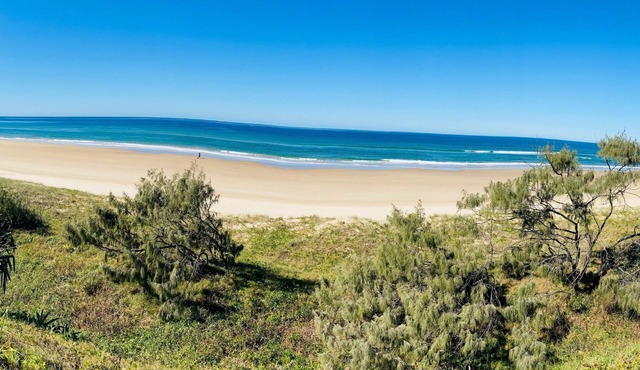 Teewah Hideaway-Beachhouse 100m to Beach on Teewah Beach Noosa North Shore