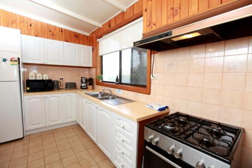 Tequila Sunset Beachfront Family Holiday Home, Bass Coast