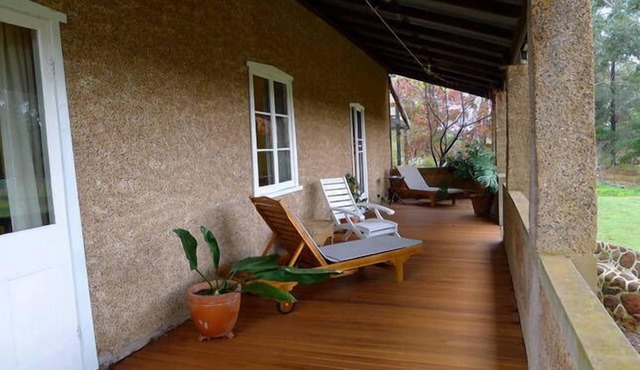 The Apple - Heritage Home on 8 Acres