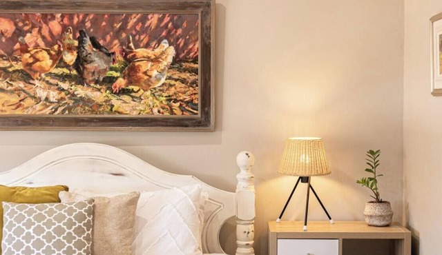 The Art Lovers Cottage in Mandurah 1BR