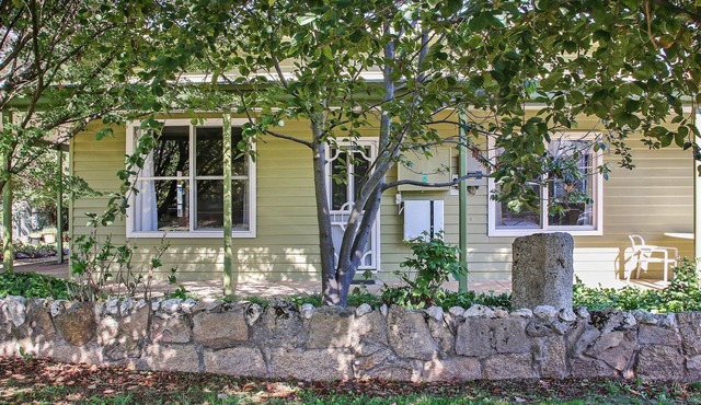 The Bark Hut – a cosy retreat just steps from Beechworth’s best!