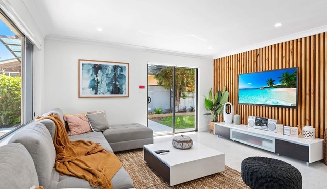 The Bayhaven- spacious pet friendly villa with boat parking.