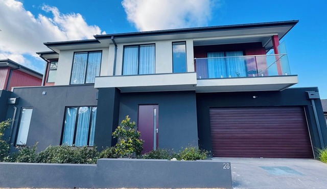 ‘The bayside’ Beautifully brand new house - 3 minutes from the beach