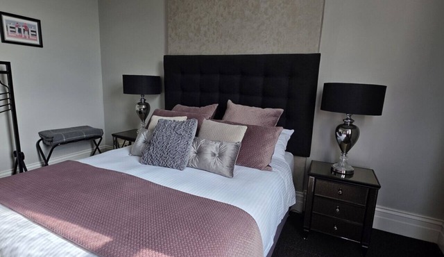 The Canberra Suite – Historic 1 Bedroom Escape