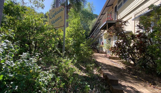 The Captain's Manor on Cook 8