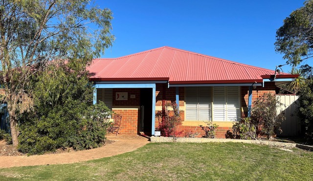 The Chilli Spot - Family accommodation beach-side. Walk into to town & beach!