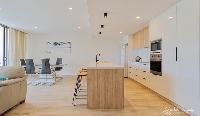 THE COSMOPOLITAN COTTON TREE Unit 10307 RIVERFRONT BREEZE