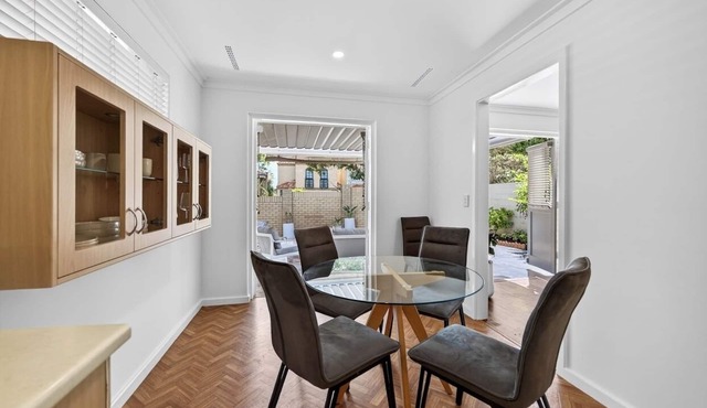 The Courtyard Nook – Cottesloe Stay – Relaxed coastal living