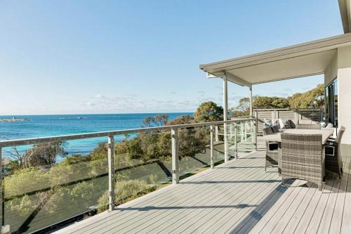 The Cove Bay of Fires