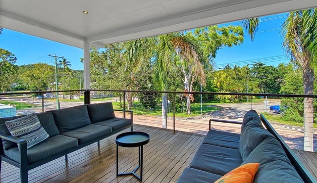 The Deck on Picnic