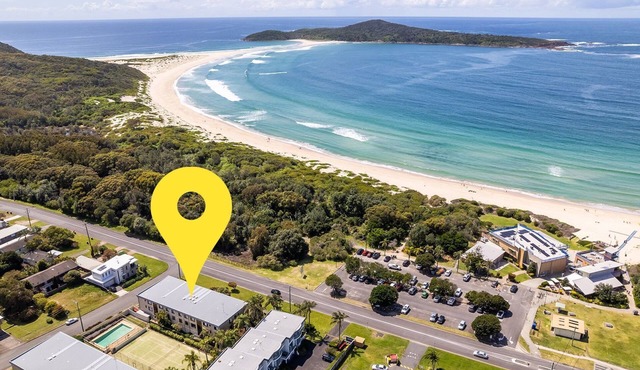 The Dunes, 15/38 Marine Dr - fabulous unit with pool, tennis court & across the road to the beach
