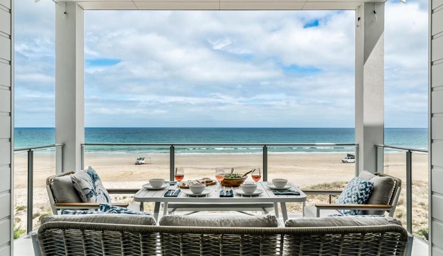 The Esplanade - Luxuriously Styled New 3 Bed Apt