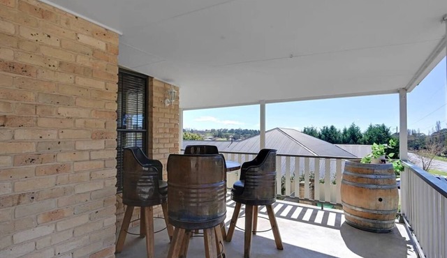 The Fairway | Entertainer Opposite Wentworth Golf