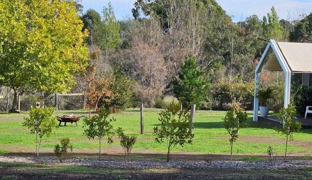 The Farm Shed @ Lakebrook Country Escape is a cosy retreat for a couples.