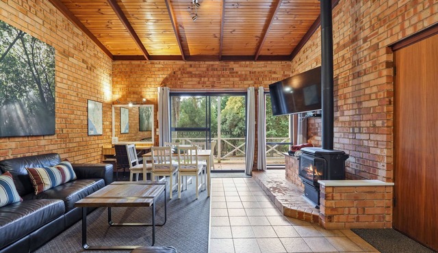The Forest Lodge Chalet with Fire Place and Forest view