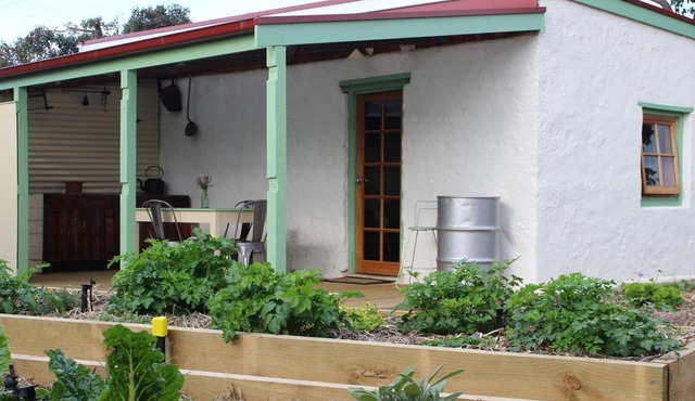 The Forge-Historic Blacksmith's Cottage
