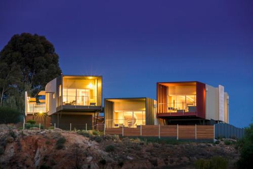The Frames - Couples Retreat with Private Heated Pool, Spa & Sauna