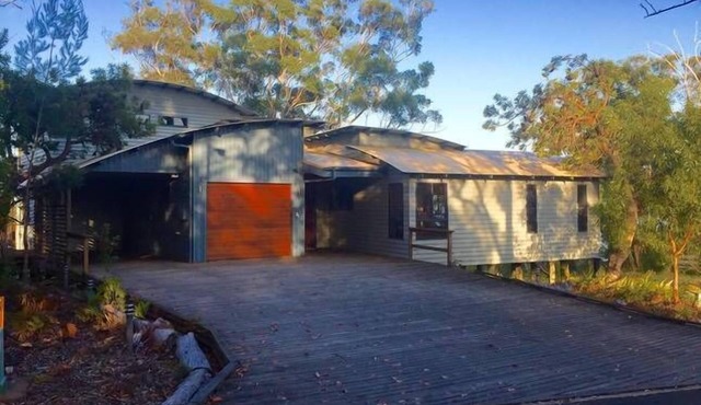 The Holiday House | Kingfisher Bay, Fraser Island