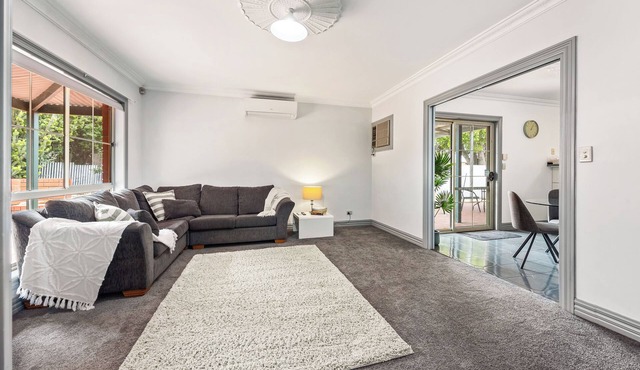 The Laneway | 3BR for Families & Crews · Walk to Town