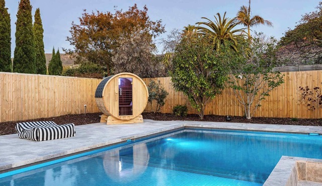 The Nepean | 100m to Beach, Pool & Fire Pit