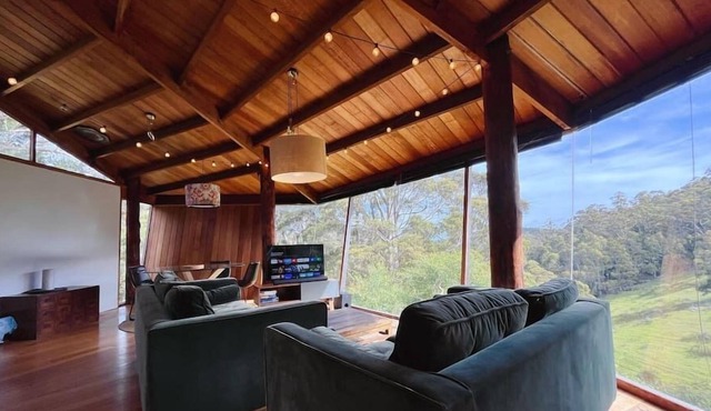 The Nook A little gem in the forest 10 min to CBD