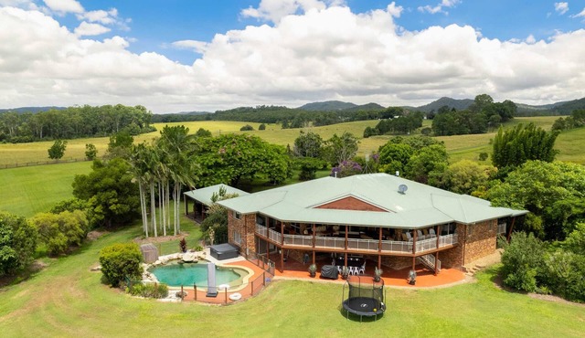 The Old Sugar Mill, Sunshine Coast. Sleeps 25