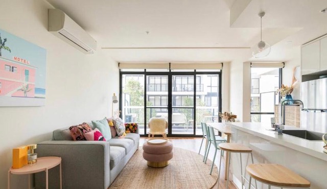 The Pas.Coe - A Stylish 1 bedroom unit with free parking.