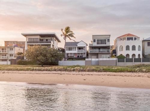 The Pink Door, Absolute Beachfront House
