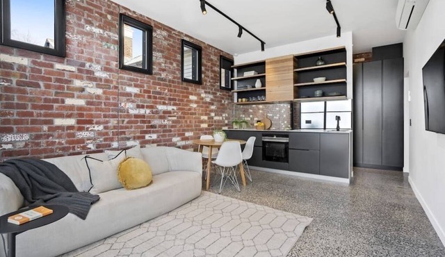 The Pix Studio, Modern Industrial Stay