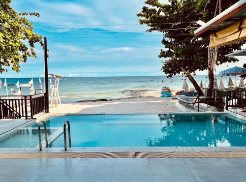 The Present Samed pool villa in Ko Samed
