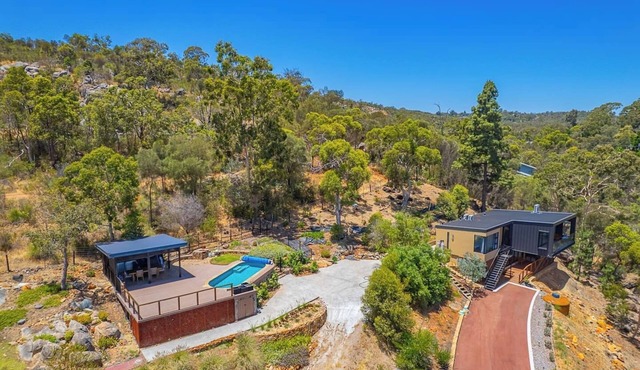 The Quarry`s Edge, Hilltop Luxury