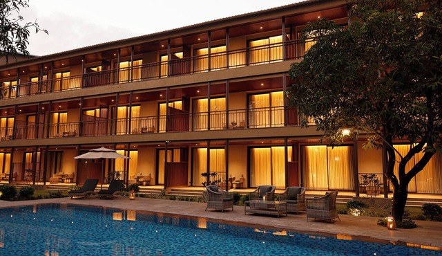 The Riverview Retreat, Corbett