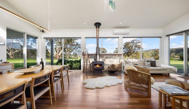 The Sanctuary - Ocean View Farm with Outdoor Spa