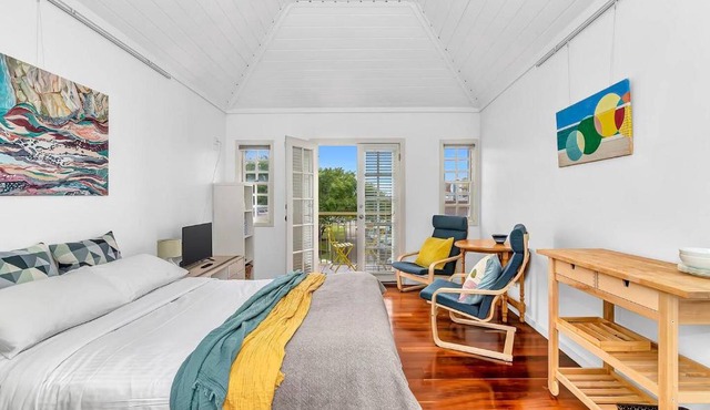 The Seaside Loft - A Breezy Beachside Lifestyle