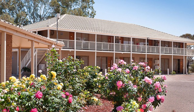 The Standpipe Golf Motor Inn