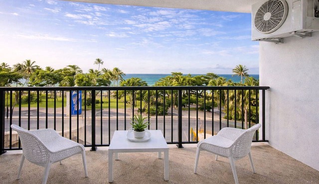 The Strand Townsville | Ocean View | Pool & Parking