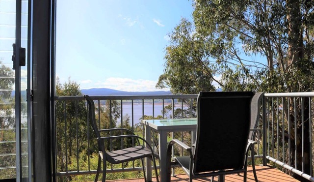 The Tamar Ridge Apartment 10 - King Suite Amazing River Views